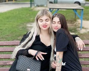 hotgirls221.jpg