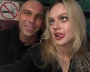 viv-carly.jpg