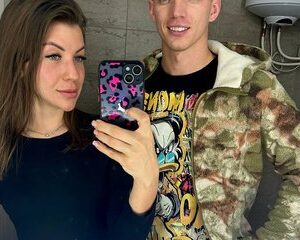 hornylovercouple.jpg