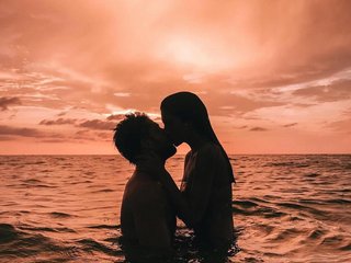 2-crazy-lovecam.jpg 2-crazy-lovecam.jpg