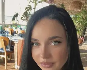 louise-.jpg